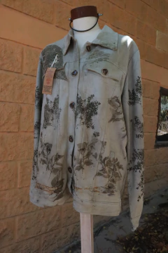 CAMISACO TALA gamuza en color GRIS con Impresión Botánica - Ecolighuen