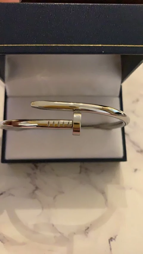 Pulsera Clavo Plateada