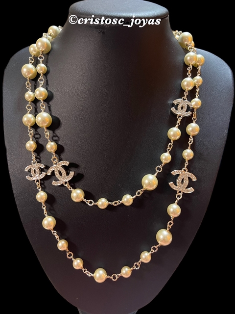 Collar White