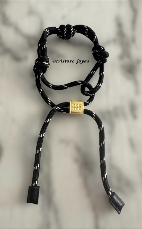 Pulsera negra