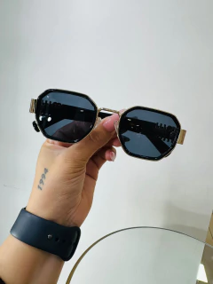 Óculos Roberta na internet