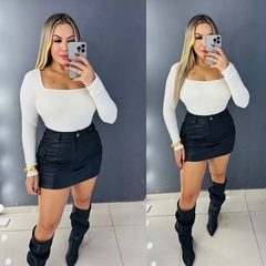 Body manga longa quadrado na internet