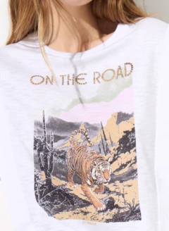 REMERA ON THE ROAD ST MARIE - Mos Indumentaria