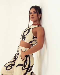 Cropped Beatrice - P&B