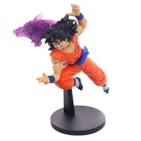 Estatueta de Yamcha da série Dragon Ball Z, fabricada pela Banpresto, em pose dinâmica com cabelo preto e roupa laranja, mostrando uma aura roxa ao fundo.