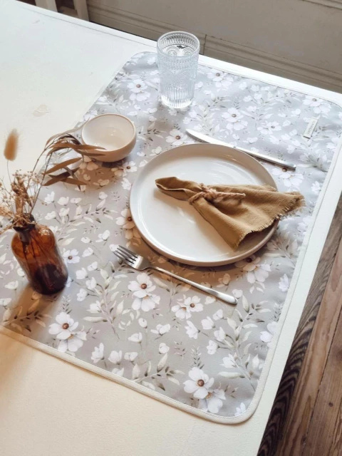 MAXI INDIVIDUAL ANTIMANCHAS - FLORES BLANCAS