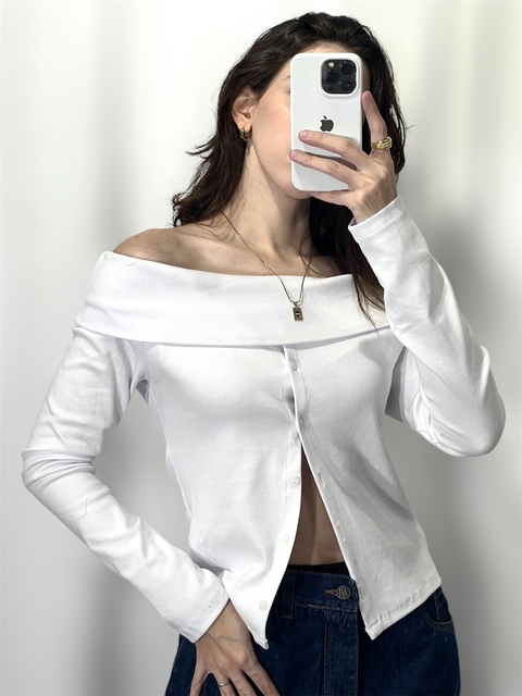 Art. M25I205 - Remera de Algodón ML Cuello Bote con Botones - comprar online