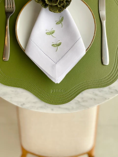 Lugar Americano Lórum Impermeável Dupla Face | Verde Oliva e Creme - Panno Home