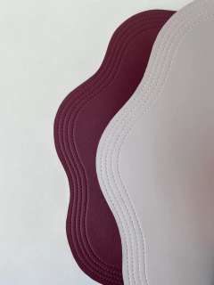 Lugar Americano Lórum Impermeável Dupla Face | Vinho e Creme - Panno Home