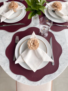 Lugar Americano Lórum Impermeável Dupla Face | Vinho e Creme - comprar online