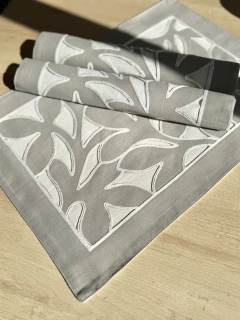 Lugar Americano Linho Flowers | Fendi - comprar online