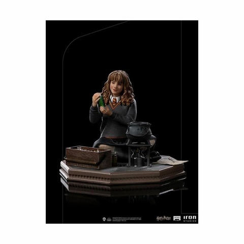 Hermione Granger Polyjuice (VERSÃO REGULAR) - 1/10 Art Scale - Harry Potter and the Chamber of Secrets - Iron Studios
