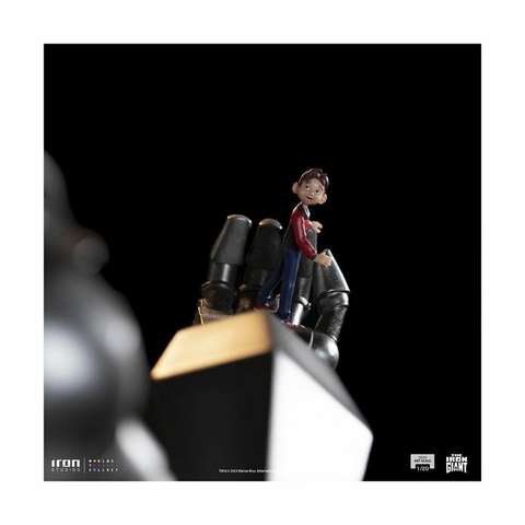 Iron Giant & Hogarth Hughes - 1/20 Demi Art Scale - Iron Giant - Iron Studios