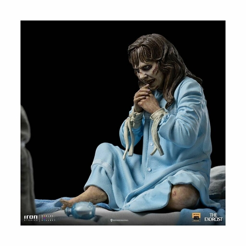 Possessed Regan McNeil Deluxe - 1/10 Art Scale - The Exorcist - Iron Studios