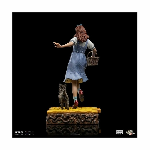 Dorothy (VERSÃO REGULAR) - 1/10 Art Scale - Wizard of Oz (1939) - Iron Studios