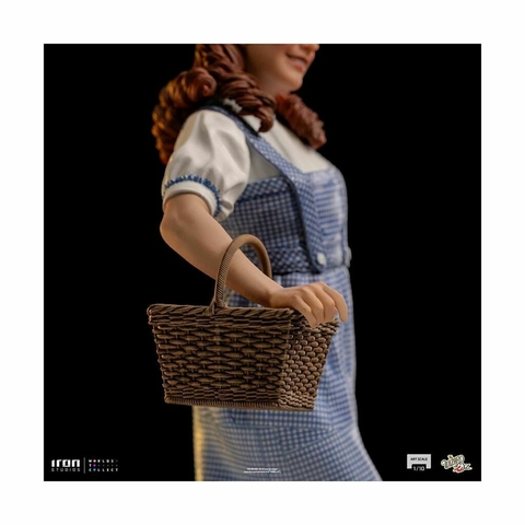 Dorothy (VERSÃO REGULAR) - 1/10 Art Scale - Wizard of Oz (1939) - Iron Studios