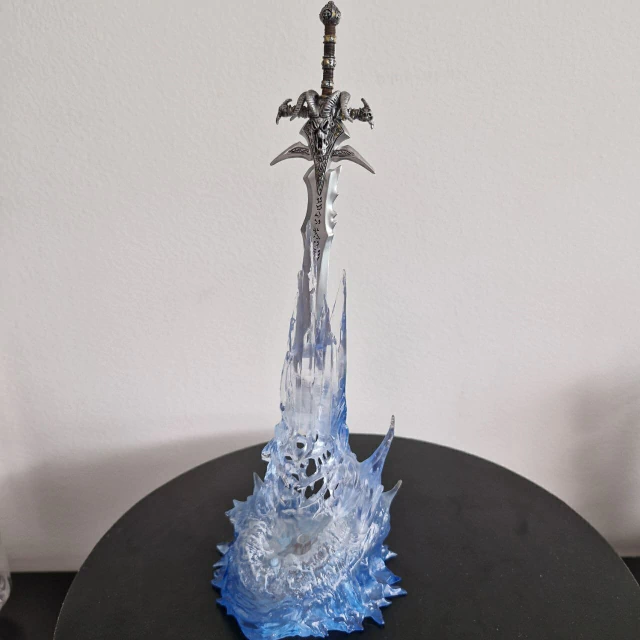 LIVE DA PENS - World Of Warcraft Frostmourne - 15 centimetros - SEM CAIXA - comprar online