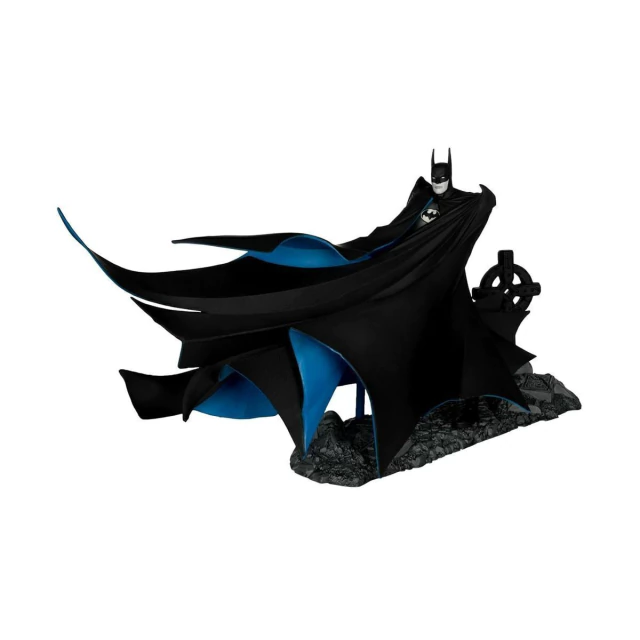 BATMAN YEAR TWO (B&W with accent) Gold Label Exclusive - DC Comics - 7 Scale - McFarlane - comprar online