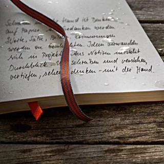 Caderno Leuchtturm1917 Outlines (B6+) Resistente à Água - Capa Flexível, Pontilhado, Laranja Sinal 363019 - comprar online