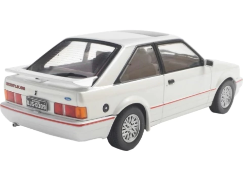 Ford Escort XR3 Branco 1992 Califórnia Classics 1/24
