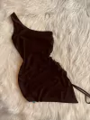 Vestido un hombro en pico