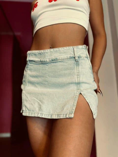 Imagen de Short pollera con tajo