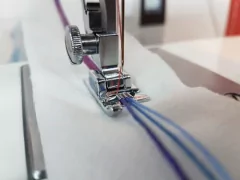 Prensatela De Acordonado Triple Original Janome - CASA OLGUÍN