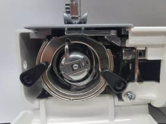 Janome 3016 + Tijera De Regalo 68 Func Led Ojal Overlock - comprar online