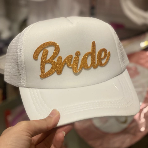 GORRA BRIDE letra Dorada cursiva