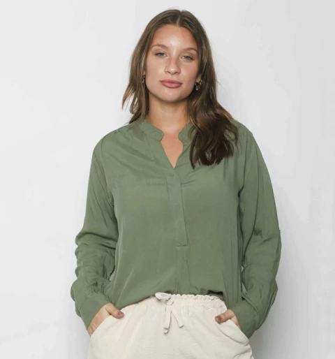 Blusa CM MANGA LARGA LISA - comprar online