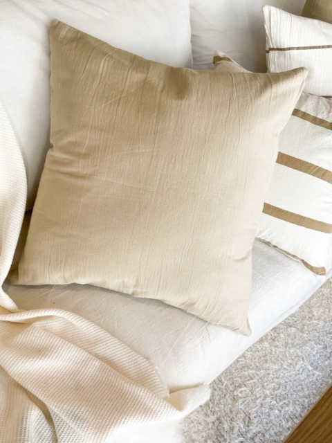 ALMOHADON BEIGE 50x50