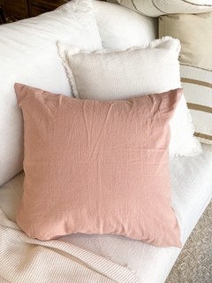 ALMOHADON ROSA 50x50