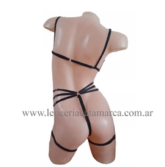 HONI CONJUNTO BRALETTE EROTICO DE ENCAJE BRETEL CON DETALLE DE PERLAS Y CHOKER. TANGA HILO TRIPLE TIRA Y ARNES DE PERLAS EN PIERNAS NEGRO 2006N - comprar online