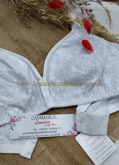 PAPILLON TRIANGULO DE LYCRA Y PUNTILLA CON BALLENA TAZA B BLANCO 331BB en internet