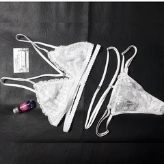 ANA KENDY CONJUNTO VENUS TRIANGULO FORRADO DE PUNTILLA CON DETALLE DE STRASS 446B - comprar online