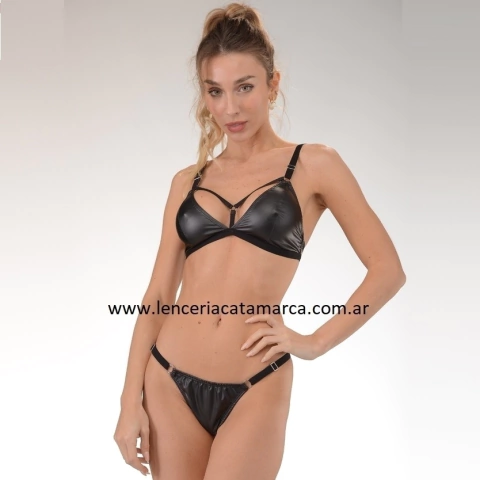ANA KENDY CONJUNTO TRIANGULO SIMIL CUERO CON COLALESS REGULABLE 450N