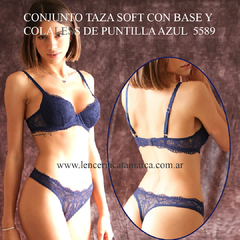 ANDRESSA CONJUNTO TAZA SOFT CON BASE Y COLALESS DE PUNTILLA AZUL L 5589AZ