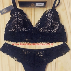 ANDRESSA CONJUNTO TRIANGULO DE ENCAJE CON COLALES DE ENCAJE NEGRO L 5687N - comprar online