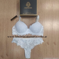 ANDRESSA CONJUNTO TAZA SOFT CON ARO DE PUNTILLA CON COLALESS BLANCO L 5689B en internet
