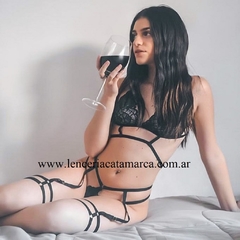 MARGA CONJUNTO ALMA TRIANGULO DE ENCAJE Y ARNES INFERIOR CON COLALESS 2 TIRAS ROJO ALMAR en internet