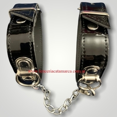 SADO ESPOSA DE ECOCUERO CON CADENAE Y 1 MOSQUETON FINA NEGRA CE21451N - comprar online