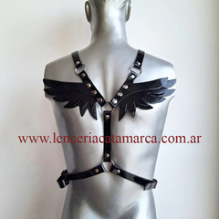 SADO ARNES PECHO ANGEL NEGRO en internet