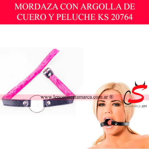 Mordaza de cuero negro con argolla y forro de peluche rosa. Accesorio BDSM, lencería erótica.