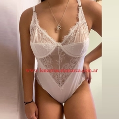 MIN LUXURY BODY TRIANGULO CON ARO DE ENCAJE BLANCO