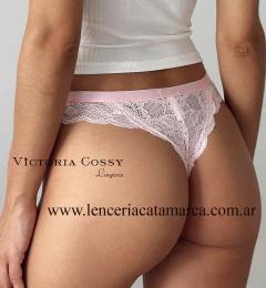 VICTORIA COSSY TANGA COLALESS DE PUNTILLA CON RECORTE DELANTERO ROSADO 54 NAVI - comprar online