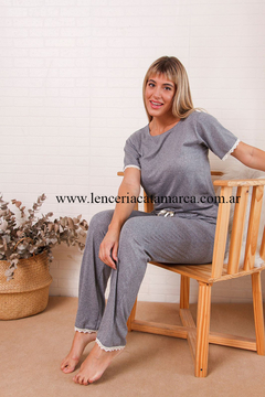 ARAUCA PIJAMA DE MODAL SOFT CON REMERA MANGAS CORTA Y PANTALON LARGO SOFT GRIS CLARO - CATAMARCASEX LENCERIA Y SEX SHOP