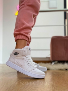 Jordan bota blanca en internet