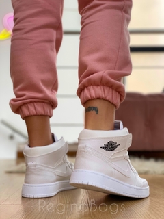 Imagen de Jordan bota blanca