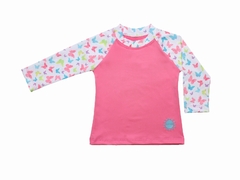 Remera de aguaUV+50 con mangas estampadas, dibujo mariposas. Art. 24612