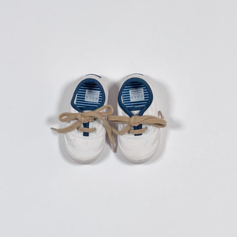 TALLE 19 ( SUELA 14 CM ) - ZAPATILLAS LONA BLANCA BORDE AZUL CORDONES BEIGE - MIMO